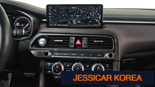 2023 Genesis The New G70 - Thumbnail 8