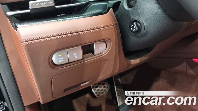 2022 Genesis G90 (RS4) - Thumbnail 8