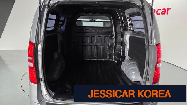 2020 Hyundai The New Grand Starex - Thumbnail 2