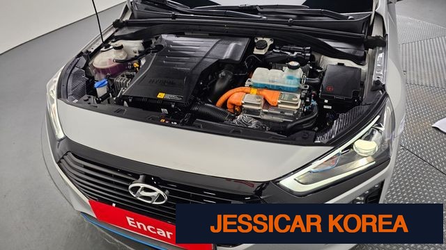 2019 Hyundai Ioniq Hybrid - Thumbnail 2