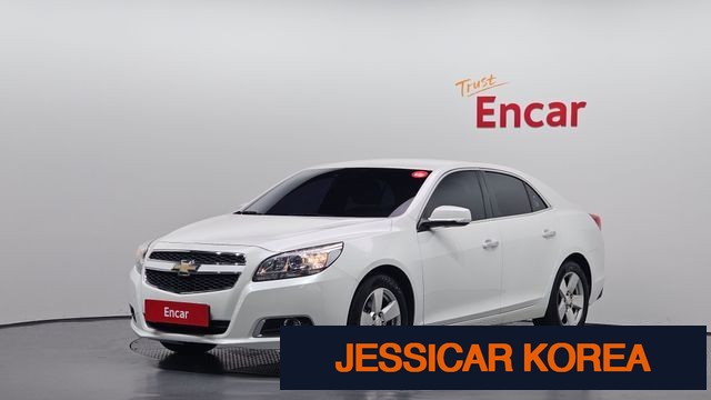 2016 Chevrolet Malibu - Thumbnail 2