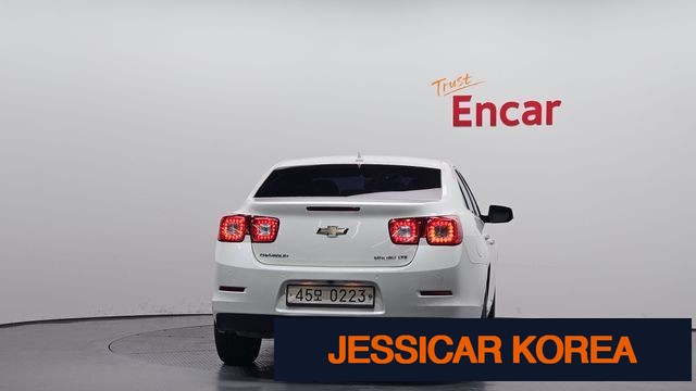 2016 Chevrolet Malibu - Thumbnail 10