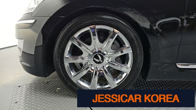 2012 Hyundai Equus (new model) - Thumbnail 4