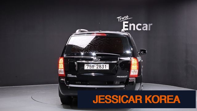 2013 Kia Carnival R - Thumbnail 16