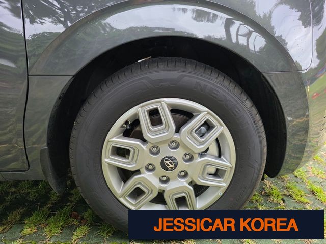 2025 Hyundai Staria - Thumbnail 4