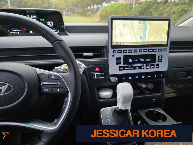 2025 Hyundai Staria - Thumbnail 9