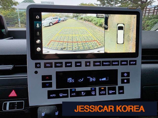 2025 Hyundai Staria - Thumbnail 11
