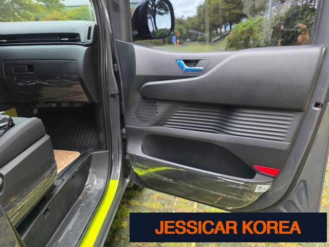 2025 Hyundai Staria - Thumbnail 13