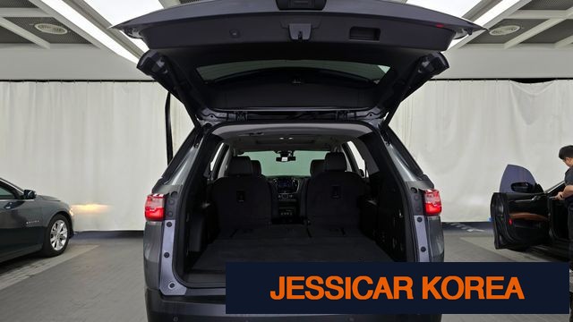 2020 Chevrolet Traverse - Thumbnail 2