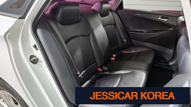 2012 Hyundai YF Sonata - Thumbnail 7