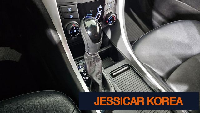 2012 Hyundai YF Sonata - Thumbnail 10