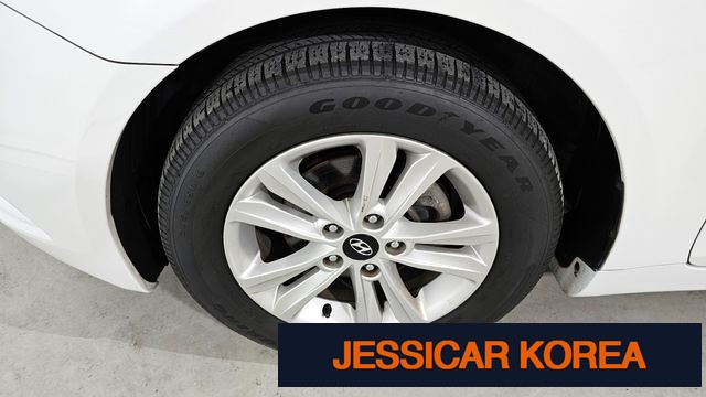 2012 Hyundai YF Sonata - Thumbnail 12