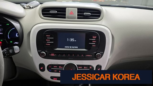 2018 Kia Soul EV - Thumbnail 3