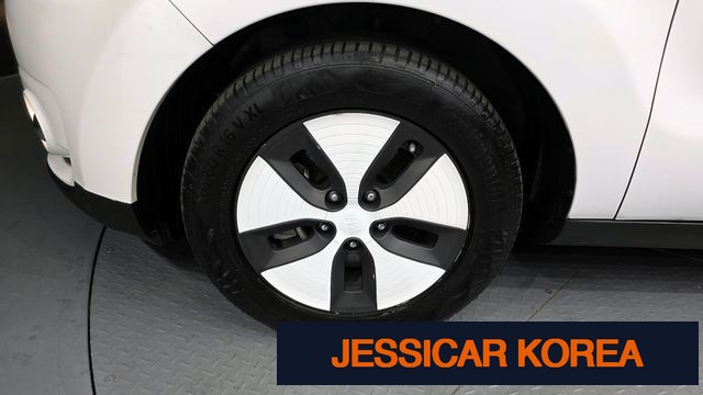 2018 Kia Soul EV - Thumbnail 8