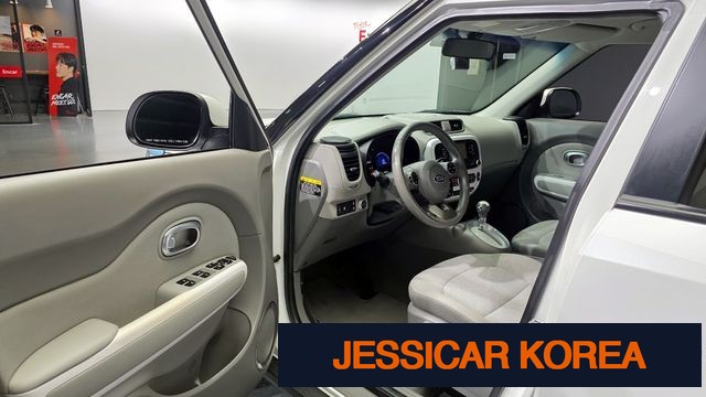 2018 Kia Soul EV - Thumbnail 16