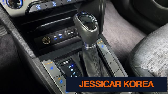 2016 Hyundai Avante AD - Thumbnail 14