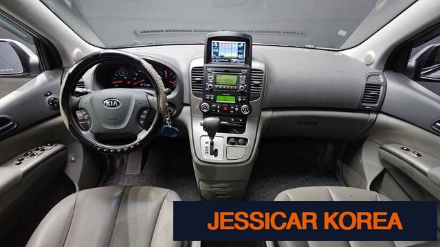 2014 Kia Carnival R - Thumbnail 2