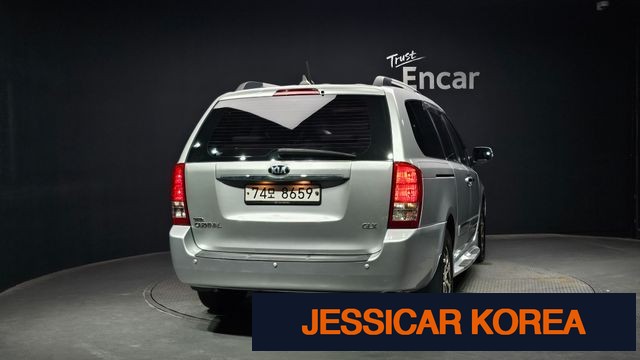 2014 Kia Carnival R - Thumbnail 5