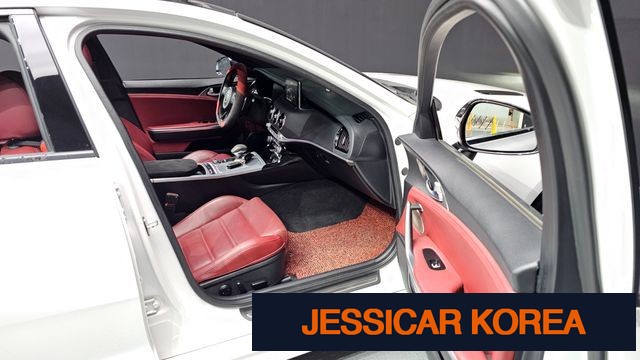 2019 Kia Stinger - Thumbnail 3