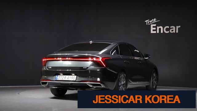 2023 Kia K8 Hybrid - Thumbnail 3