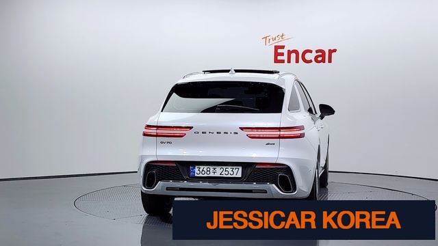2024 Genesis GV70 - Thumbnail 15