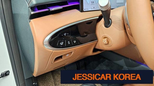 2025 Genesis GV70 - Thumbnail 8