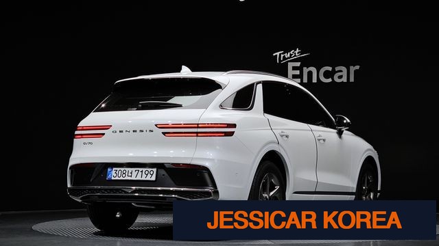 2025 Genesis GV70 - Thumbnail 18