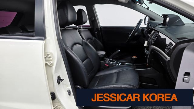 2011 KG Mobility Korando C - Thumbnail 2