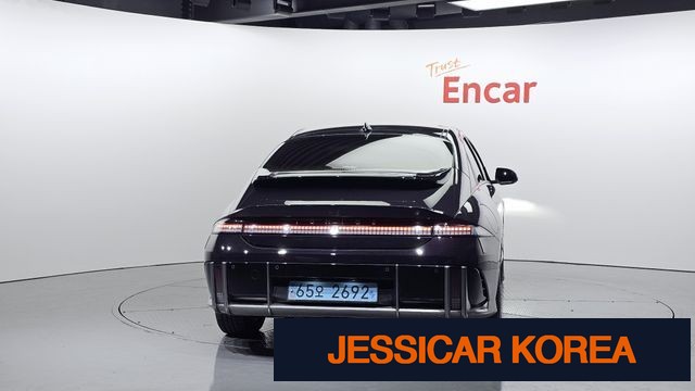2023 Hyundai Ioniq 6 - Thumbnail 10