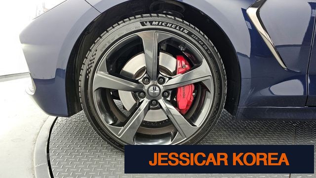 2019 Genesis G70 - Thumbnail 4