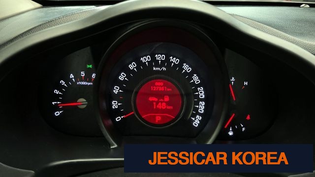 2011 Kia Sportage R - Thumbnail 9