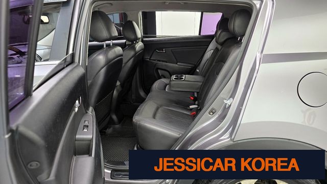 2011 Kia Sportage R - Thumbnail 10