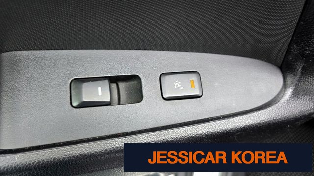 2011 Kia Sportage R - Thumbnail 12