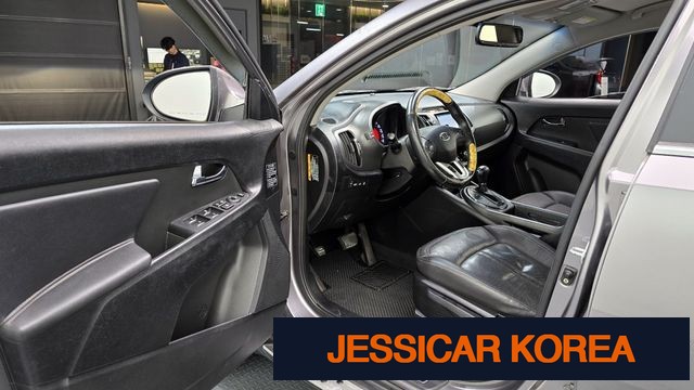 2011 Kia Sportage R - Thumbnail 13