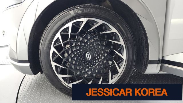 2022 Hyundai Ioniq 5 - Thumbnail 8