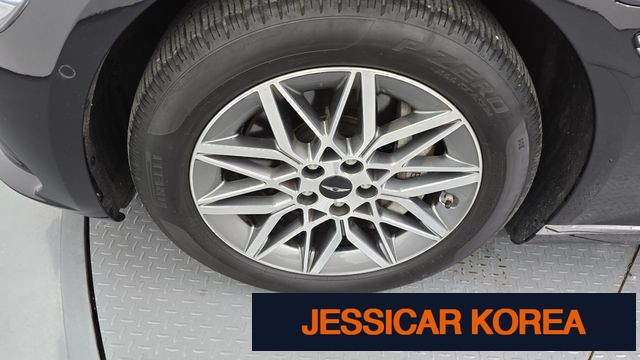 2025 Genesis G80 (RG3) - Thumbnail 13