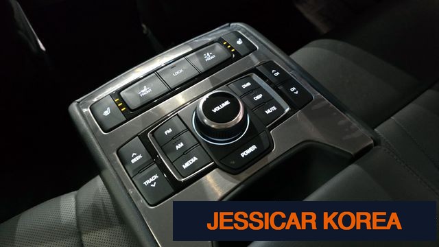 2016 Hyundai Genesis DH - Thumbnail 18