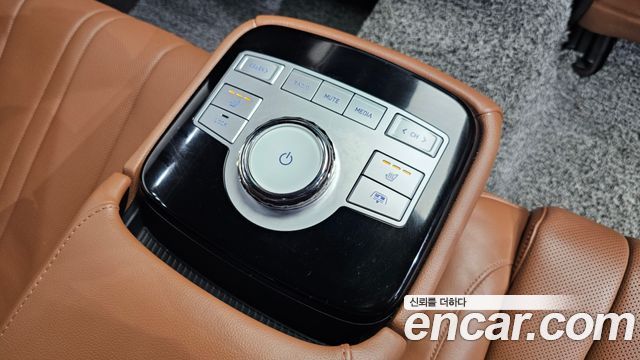 2024 Genesis G80 (RG3) - Thumbnail 8