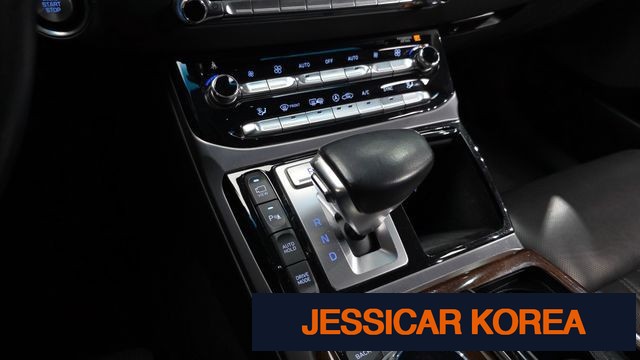 2016 Genesis EQ900 - Thumbnail 5