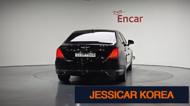 2016 Genesis EQ900 - Thumbnail 10
