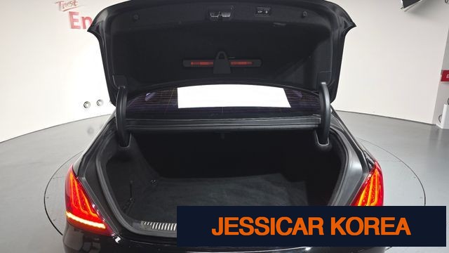 2016 Genesis EQ900 - Thumbnail 13