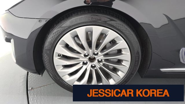 2016 Genesis EQ900 - Thumbnail 19