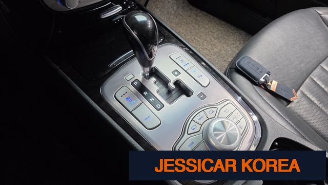 2013 Hyundai Genesis - Thumbnail 2