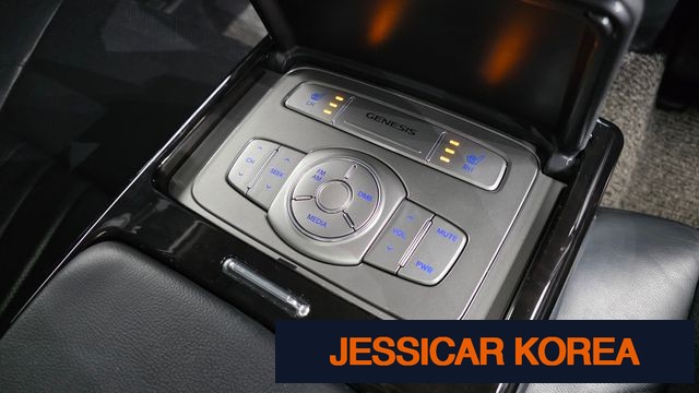 2013 Hyundai Genesis - Thumbnail 5