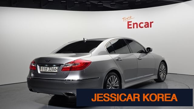 2013 Hyundai Genesis - Thumbnail 10