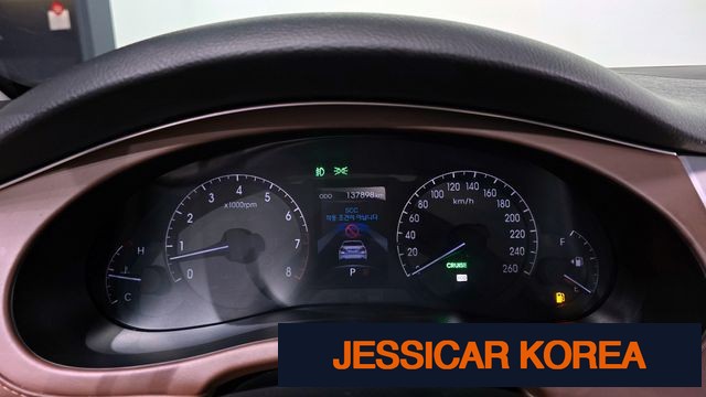 2012 Hyundai Genesis - Thumbnail 2