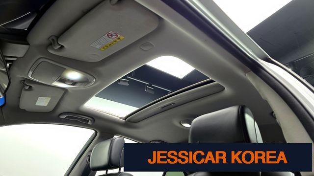 2012 Hyundai Genesis - Thumbnail 5