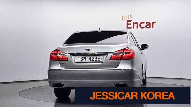 2012 Hyundai Genesis - Thumbnail 11