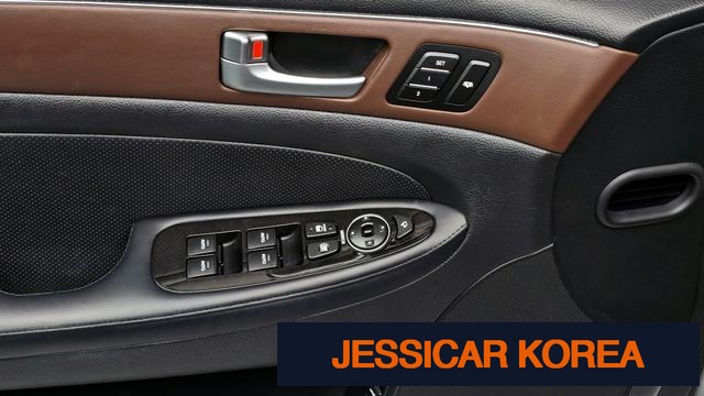 2012 Hyundai Genesis - Thumbnail 17