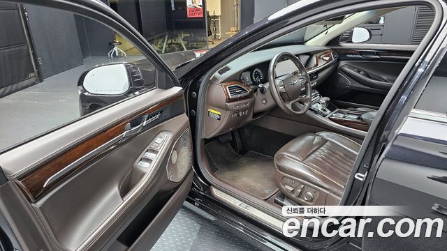 2018 Genesis EQ900